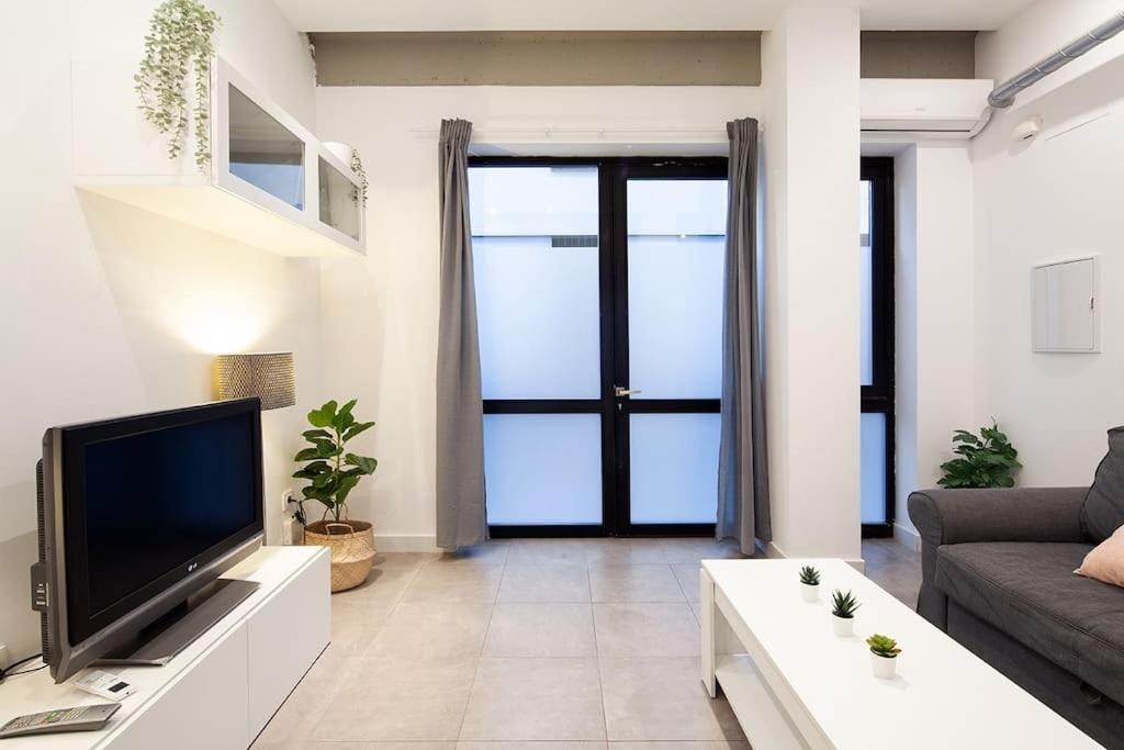 Loft Next To Calle Betis, Best Area Of Seville-Sevillarooms Екстер'єр фото